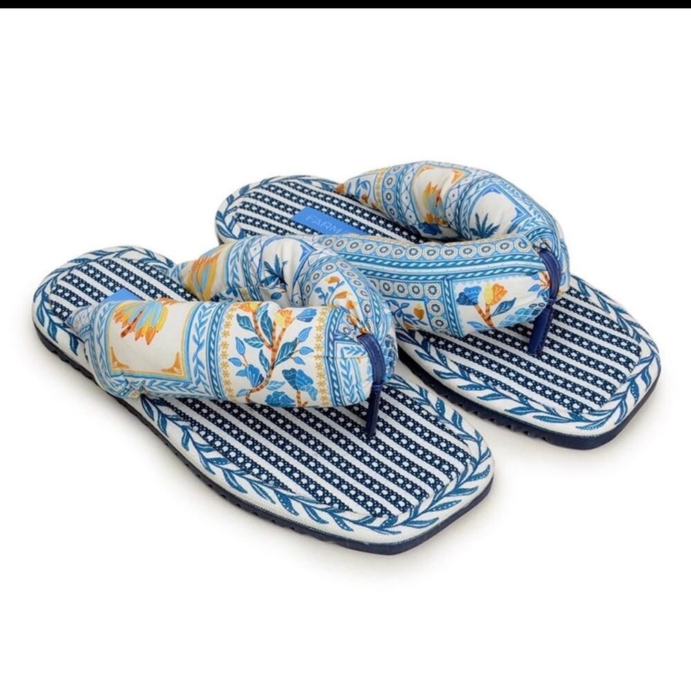 FARM Rio Navy Puffy Flip Flop Sandals Size 10